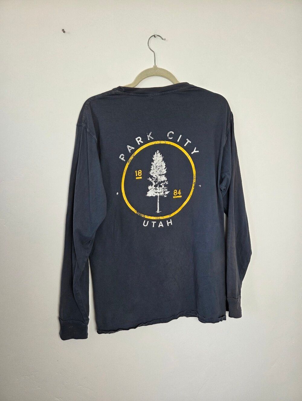 Park City Utah Cotton Crewneck Shirt Navy Blue Grunge Distressed Men Small